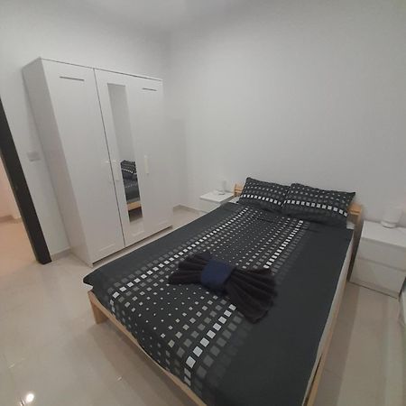 Modern 3Br Stylish Apartment With Large Balcony - Close To St Julians And St Georges Bay Is-Swieqi Экстерьер фото