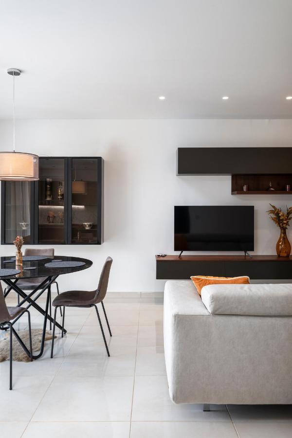 Modern 3Br Stylish Apartment With Large Balcony - Close To St Julians And St Georges Bay Is-Swieqi Экстерьер фото